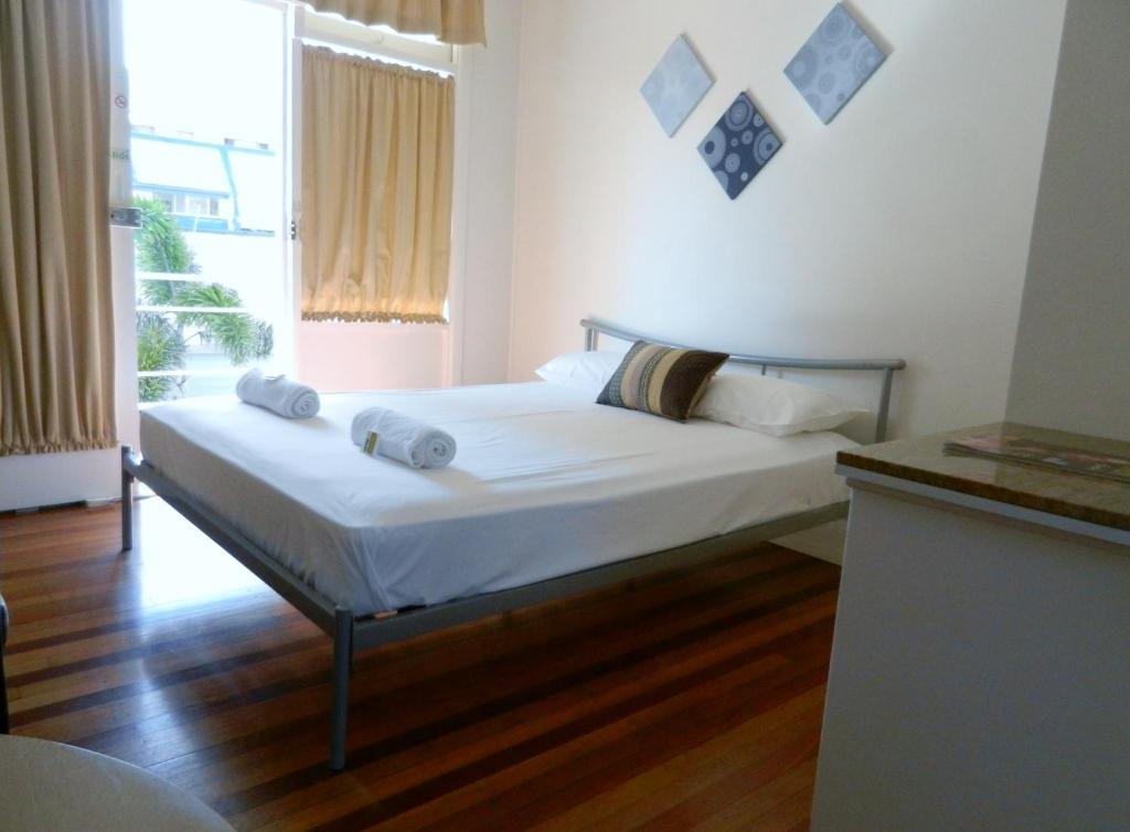 Golden Shores Motel Bilinga Room photo