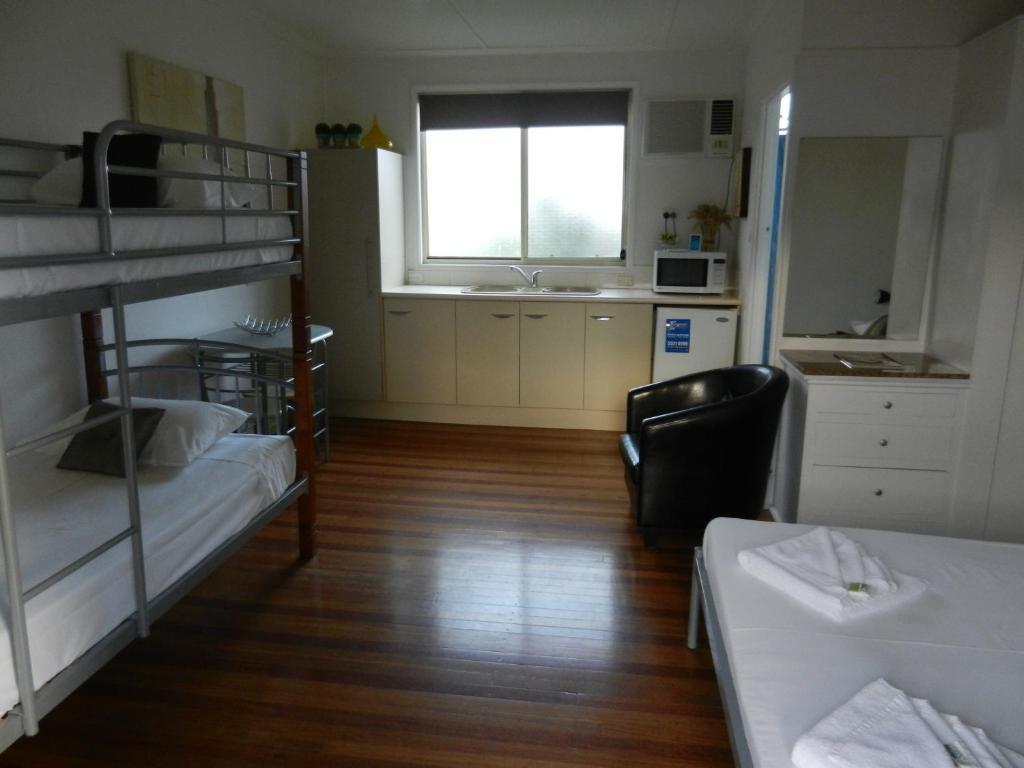 Golden Shores Motel Bilinga Room photo